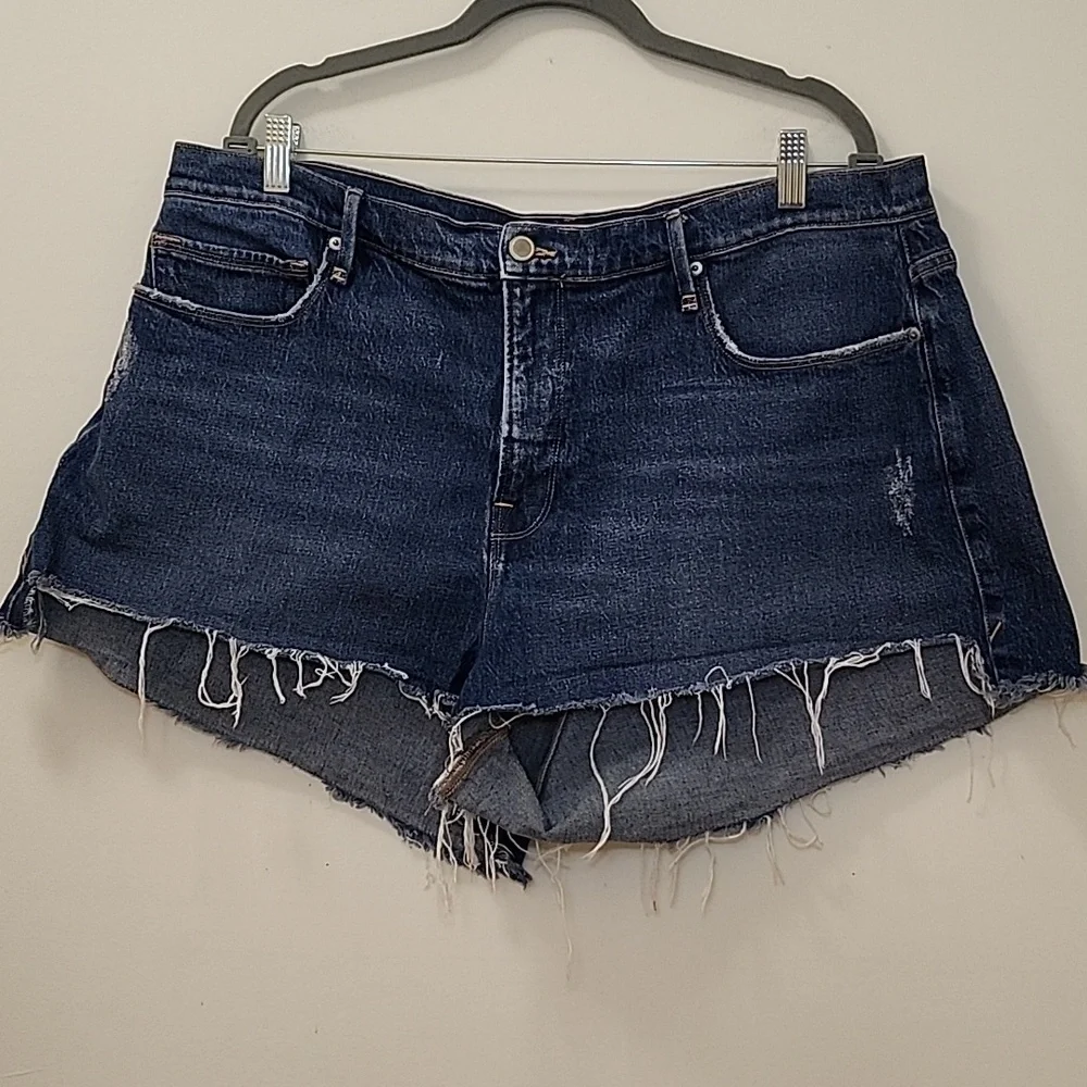 Good American '90s Cutoff Distressed Denim Shorts Blue Size 16